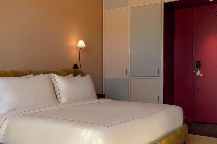 Room 19 of 62