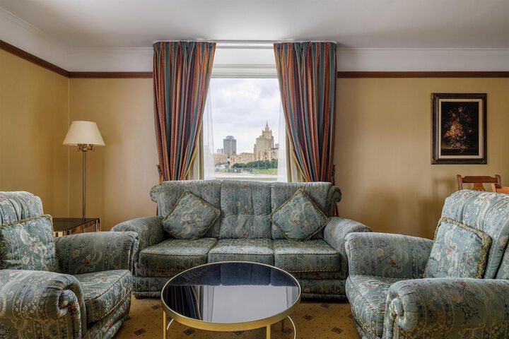 Room 35 of 219