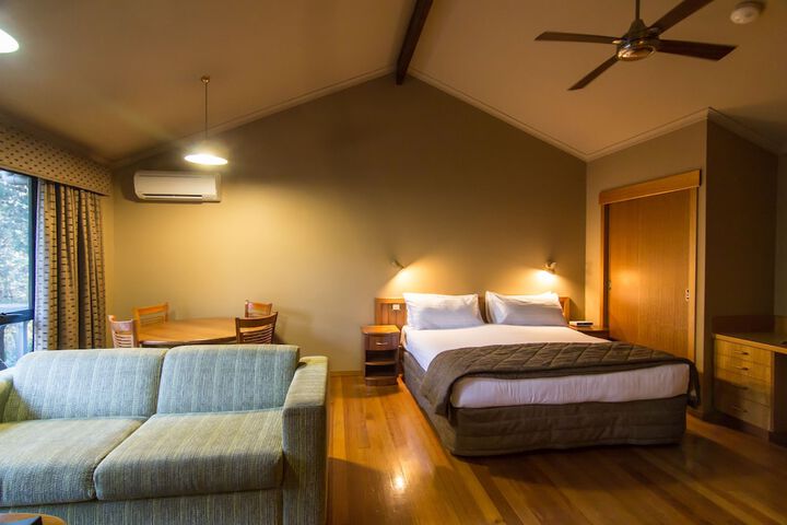 Room 11 of 39