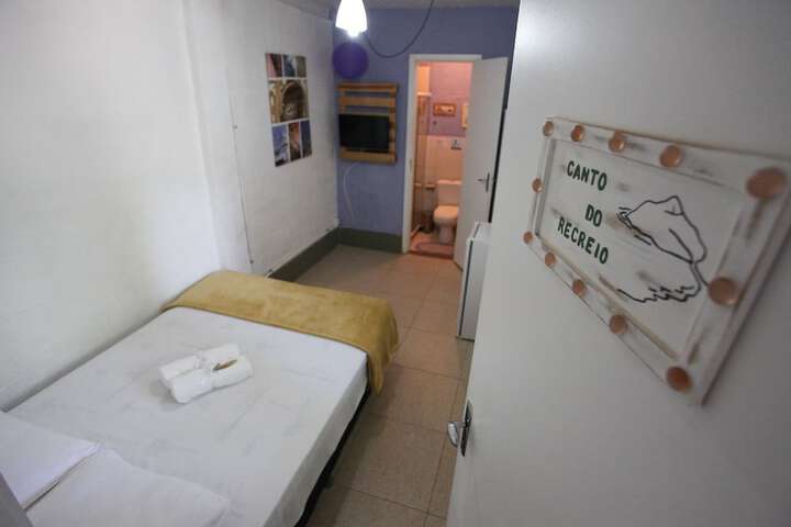 Room 10 of 50