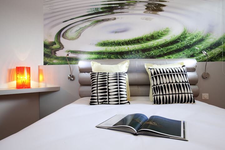 Room 4 of 44