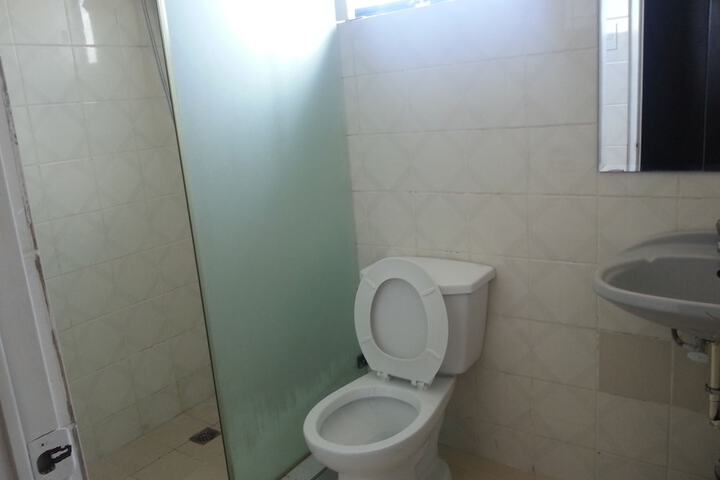 Room 10 of 12