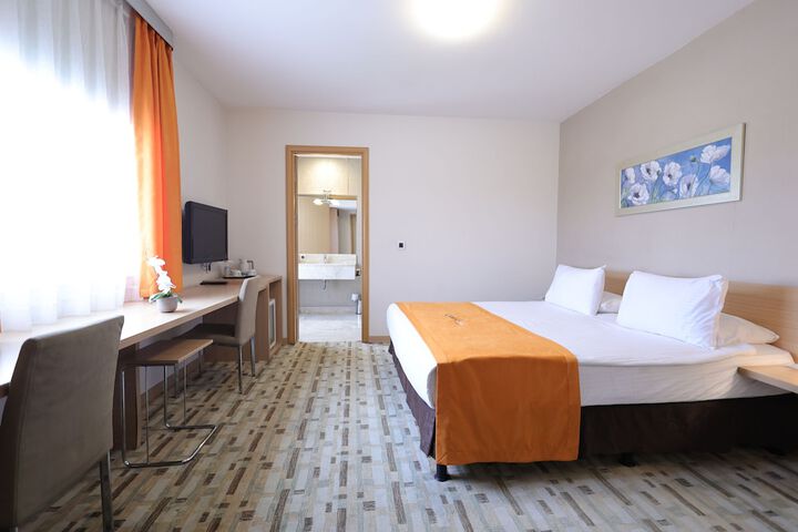 Room 7 of 54