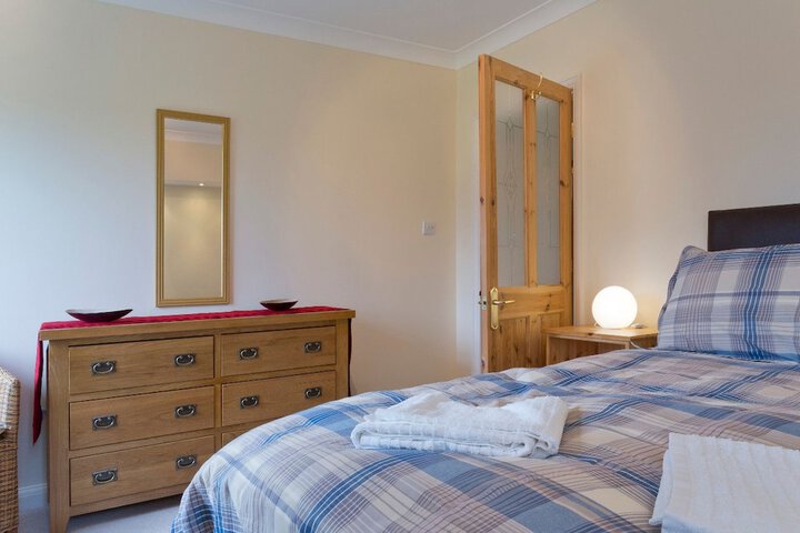 Room 3 of 27