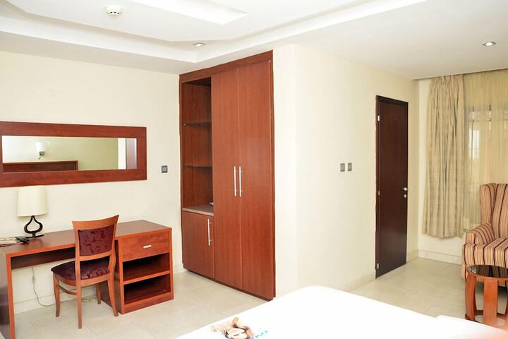 Room 5 of 12