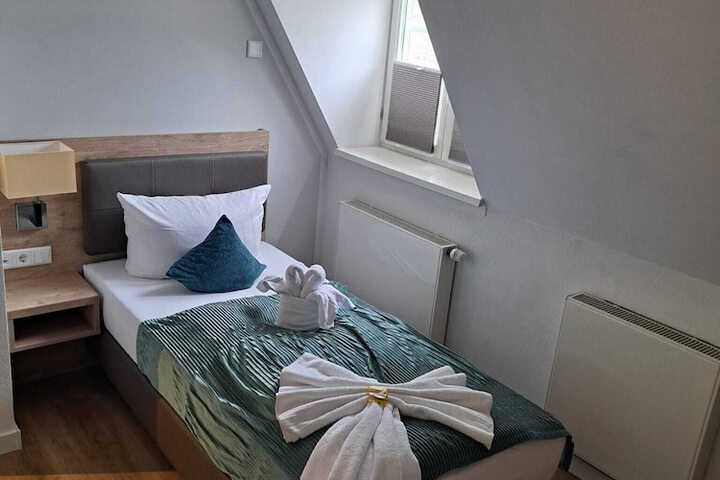 Room 10 of 131