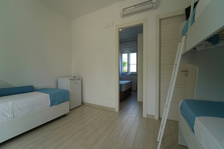 Room 9 of 61