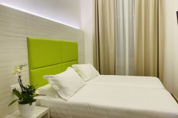 Room 5 of 30