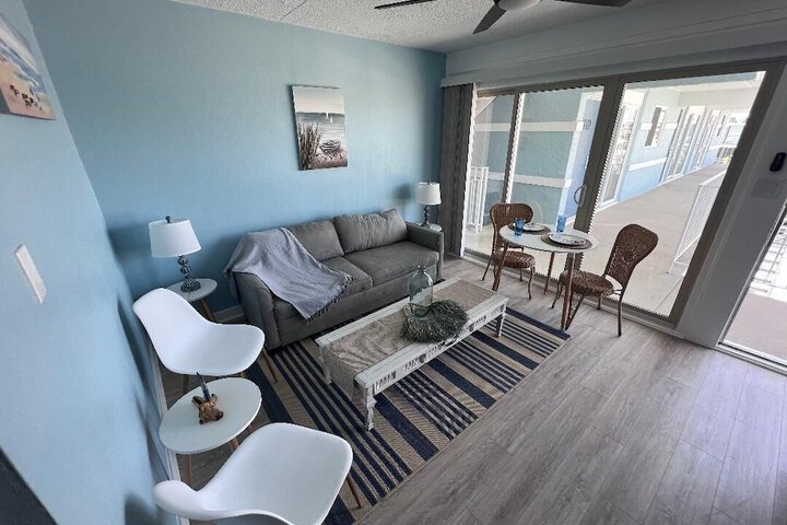 Room 27 of 38