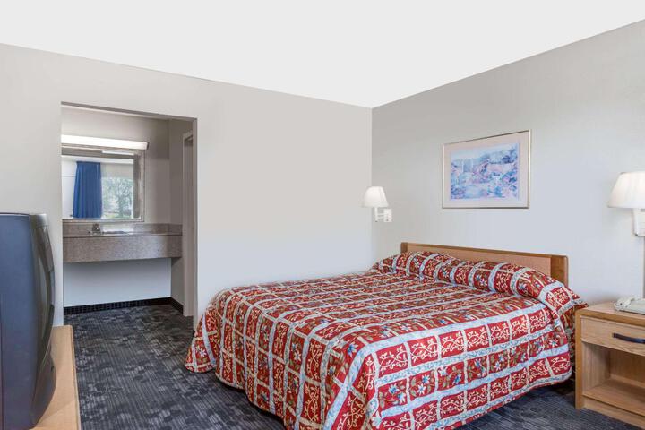 2 Double Beds (10 of 10)