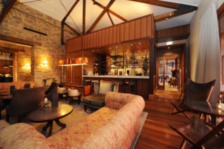 Lounge 201 of 706