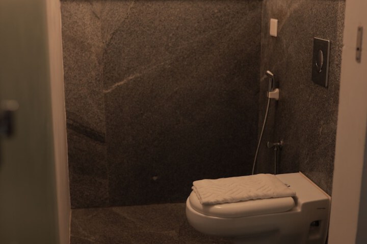 Room 43 of 80
