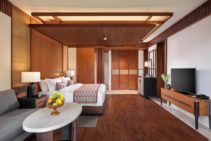 Room 3 of 80