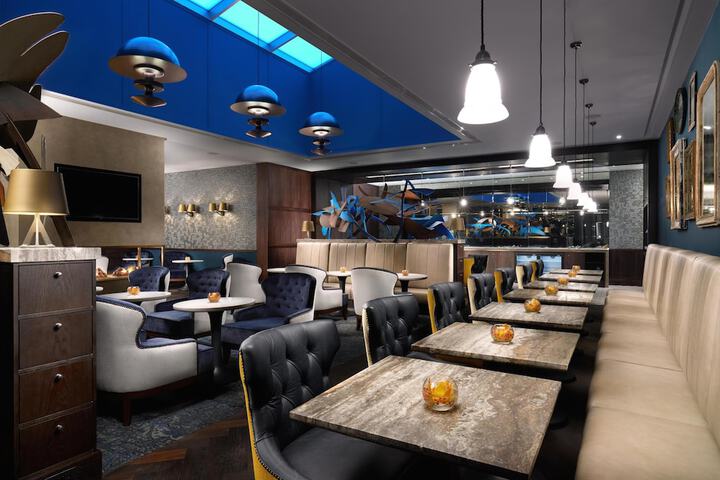 Lounge 115 of 127