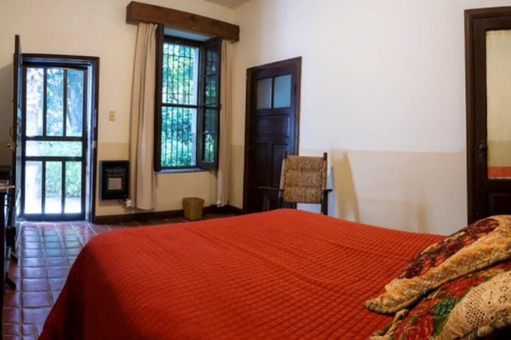 Room 2 of 34