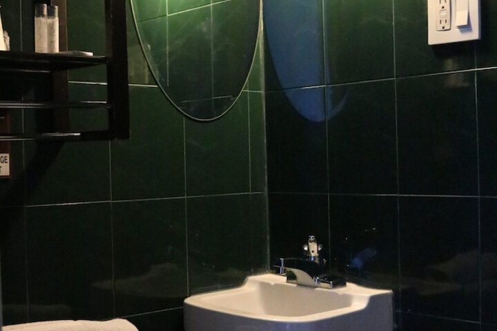 Room 29 of 32