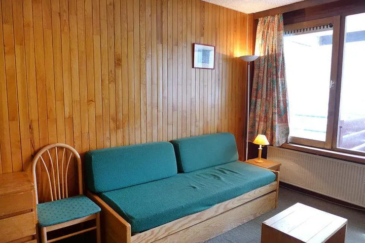 Room 3 of 10