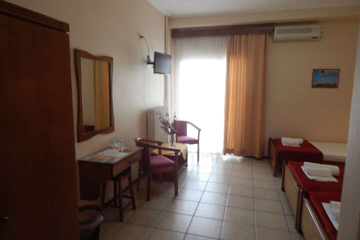 Room 6 of 65