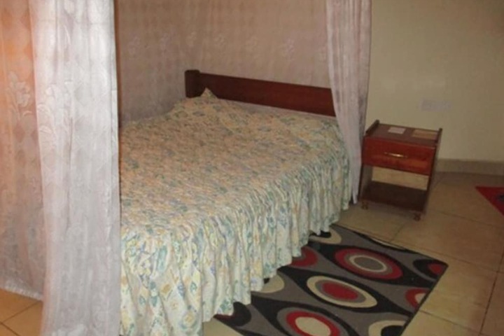 Room 8 of 24