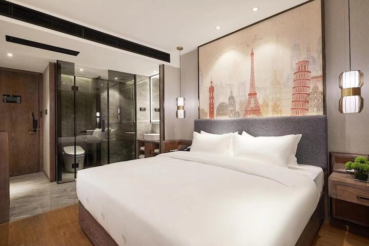 Room 7 of 26