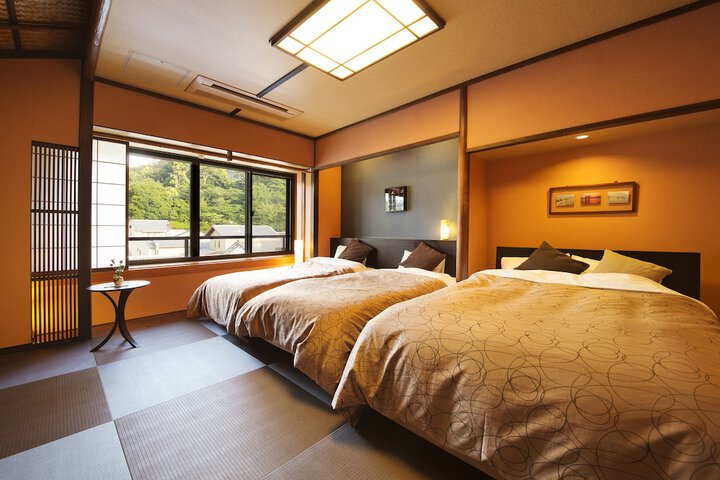 Room 6 of 223