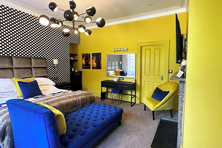 Room 27 of 69