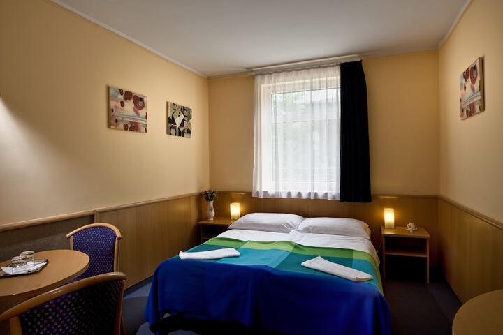 Room 5 of 36