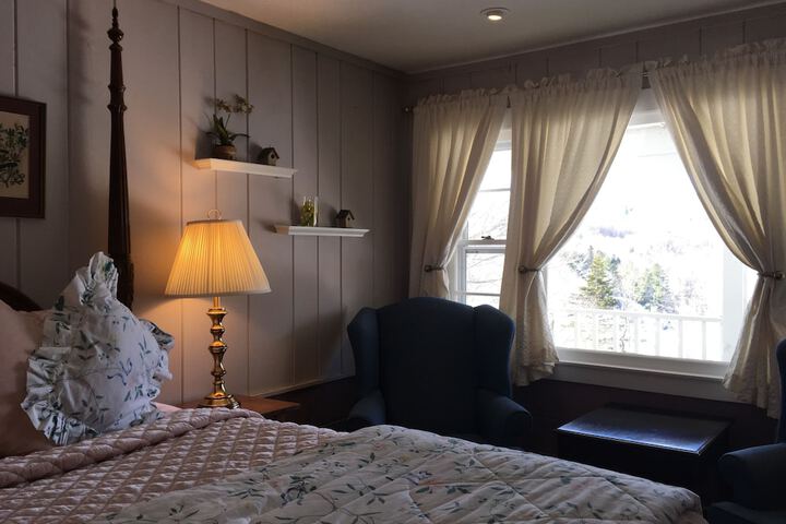 Room 74 of 148