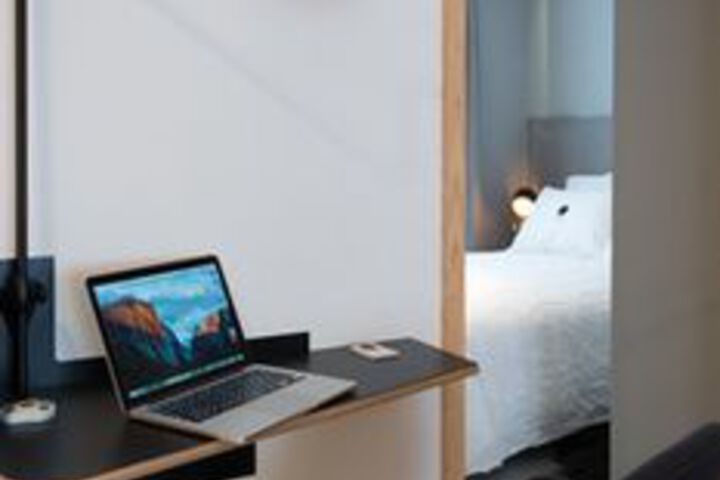 Room 13 of 22