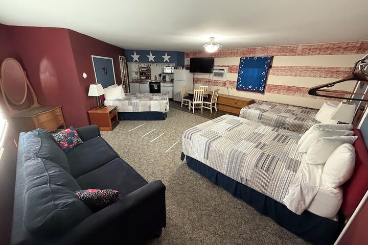 Room 6 of 28