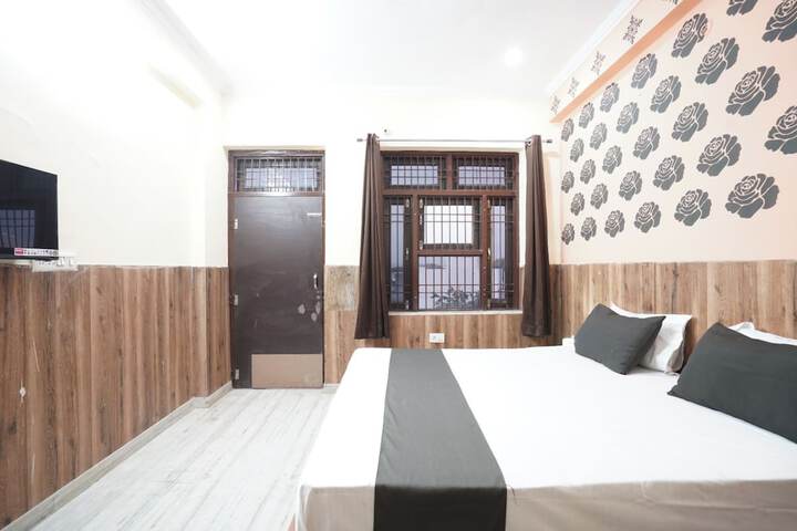Room 7 of 10