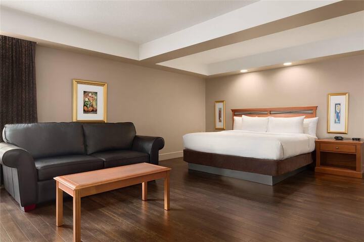 Room 7 of 42