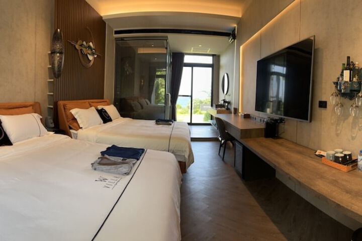 Room 3 of 147