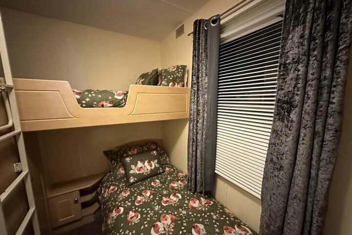 Room 6 of 44
