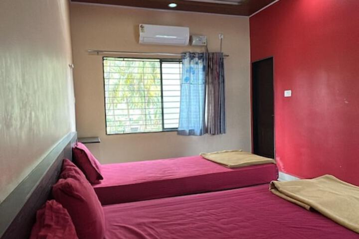 Room 11 of 27
