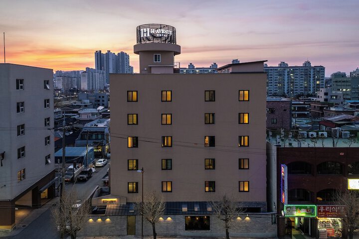 1962 Business Hotel