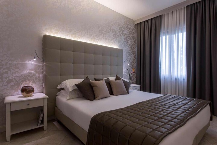 Room 45 of 159