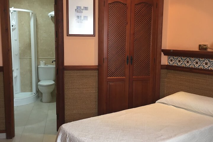 Room 11 of 27