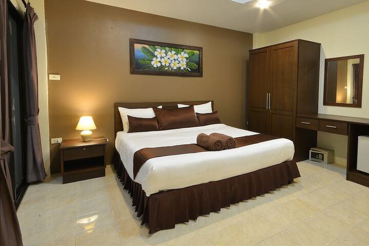 Room 3 of 11