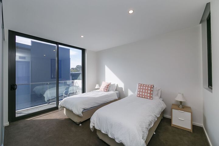 Room 3 of 8