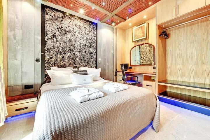 Room 15 of 55