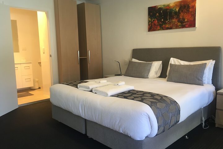 Room 4 of 22