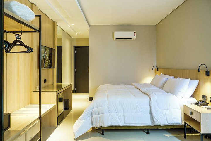 Room 18 of 103