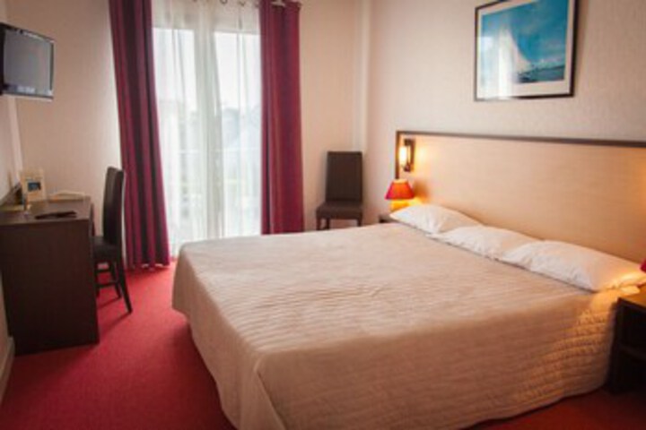 Room 16 of 23