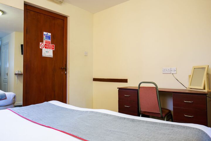 Room 6 of 53