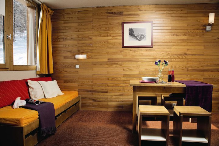 Room 8 of 19