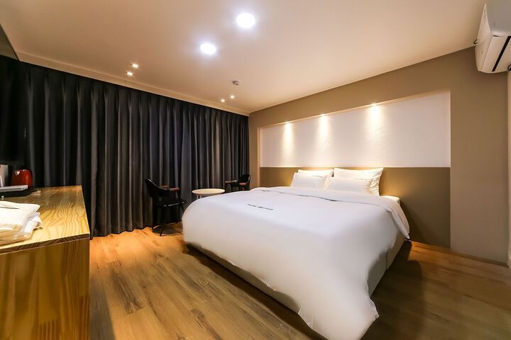 Room 55 of 67