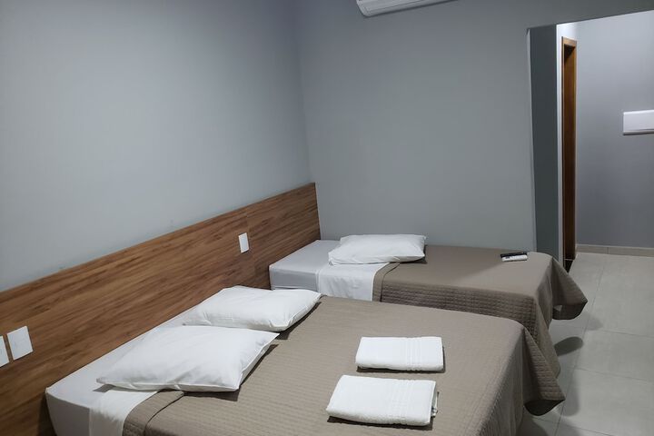 Room 4 of 33
