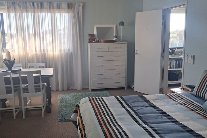 Room 10 of 37