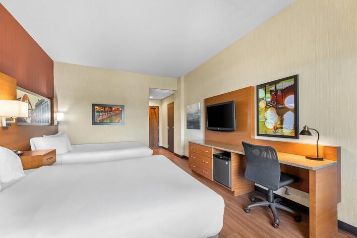 Room 35 of 123